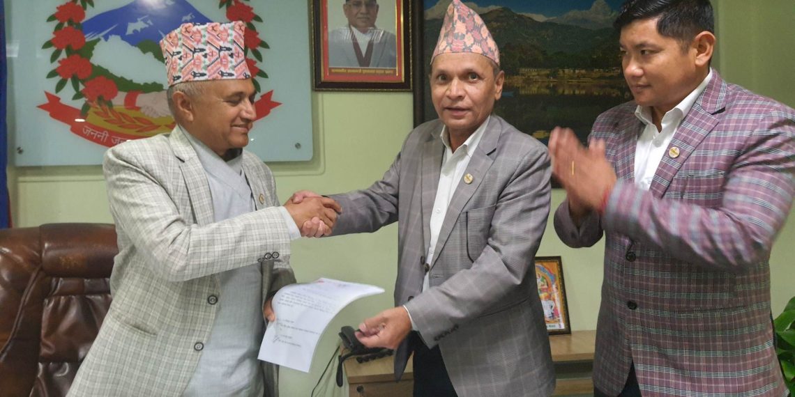 गण्डकी सरकार अल्पमतमा, माओवादीले फिर्ता लियो समर्थन, २ मन्त्रीद्वारा राजीनामा