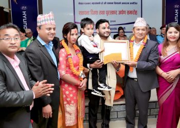 युवा पत्रकार रञ्जन अधिकारी ‘यातायात पत्रकारिता पुरस्कार २०७३’ बाट सम्मानित