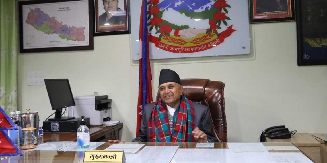 अधिकारी १०५ दिनमात्र मुख्यमन्त्री