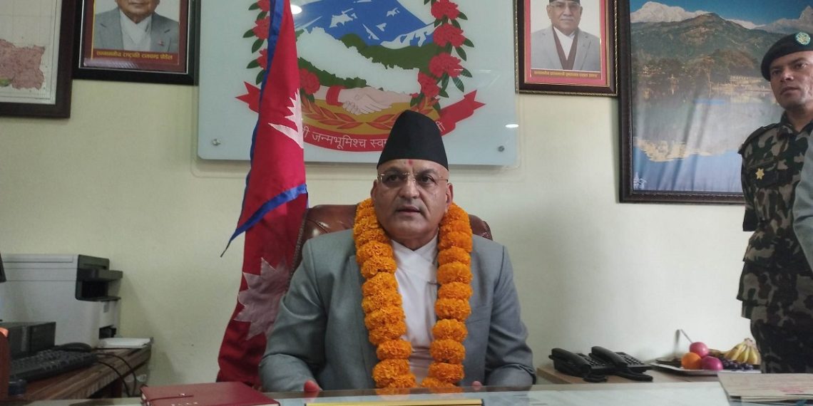 मुख्यमन्त्री पाण्डेको सपथ, माओवादीबाट सुशीला र कांग्रेसबाट सरस्वती मन्त्री