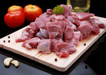 दशैंमा मासु कति र कसरी खाँदै हुनुहुन्छ ? खान नजाने ज्यानै जान सक्छ