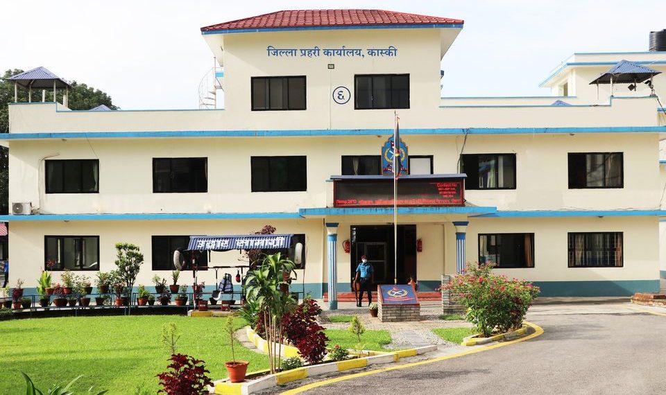 महिला प्रहरीलाई इन्स्पेक्टरको म्यासेज– ‘आइ एम फ्यान अफ याेर बडी फिगर’