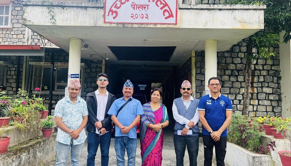 लेकसाइडको बाराही घाटमा पार्क मासेर ट्वाइलेट बनाउने कामको विरोधमा पाँच अभियन्ता