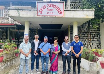 लेकसाइडको बाराही घाटमा पार्क मासेर ट्वाइलेट बनाउने कामको विरोधमा पाँच अभियन्ता