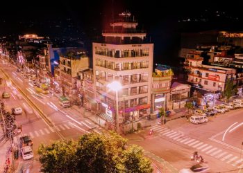 झन्डै १५ करोड लागतमा पोखराका सडकमा २ हजार बढी बत्ती