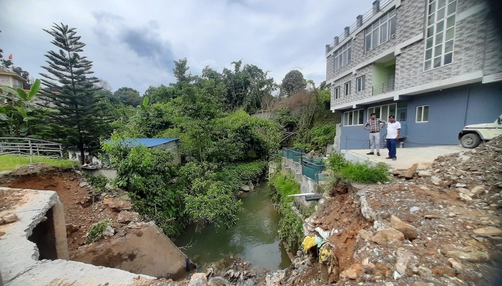 फिर्केखोला मिचेर बनेका संरचना हटाउन पोखरा महानगरको ३५ दिने सूचना