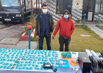 पोखरा फूलबारीबाट अन्तर्राष्ट्रिय कल बाइपास गर्दै आएका दुई नेपाली समातिए, नाइके श्रीलंकाका