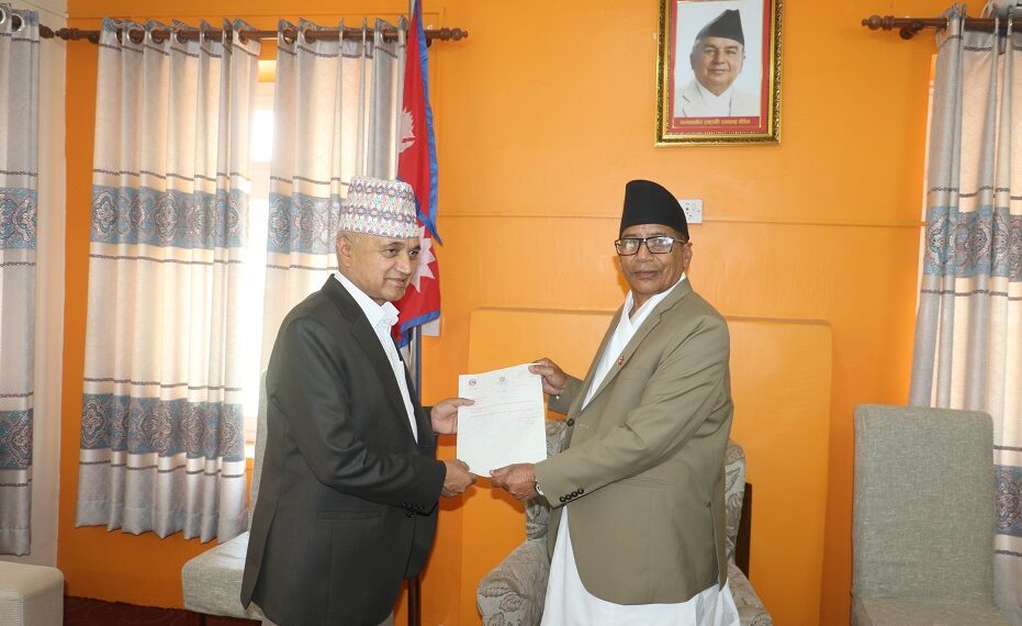 गण्डकीको मुख्यमन्त्रीमा खगराज अधिकारी नियुक्त