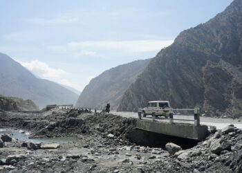 एकातिर खोला, अर्कैतिर पुल