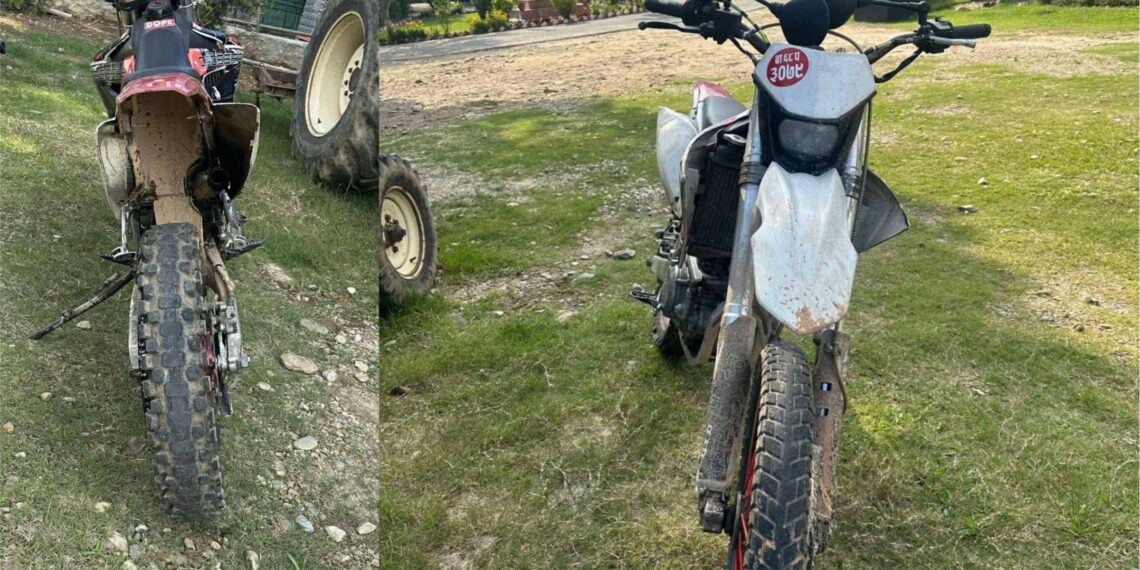 स्याङ्जामा स्वरूप परिवर्तन गरी ध्वनि प्रदूषण गराउने मोटरसाइकल प्रहरीको नियन्त्रणमा