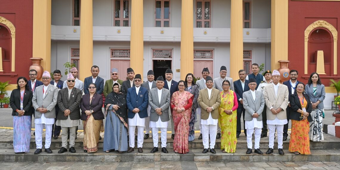 गण्डकी प्रदेश प्रमुख भट्टसहित सातै प्रदेश प्रमुखहरूको राष्ट्रपति पौडेलसँग शिष्टाचार भेट