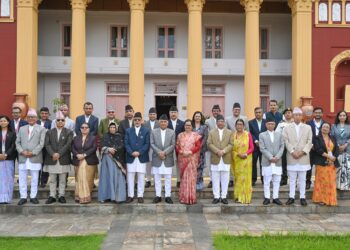 गण्डकी प्रदेश प्रमुख भट्टसहित सातै प्रदेश प्रमुखहरूको राष्ट्रपति पौडेलसँग शिष्टाचार भेट