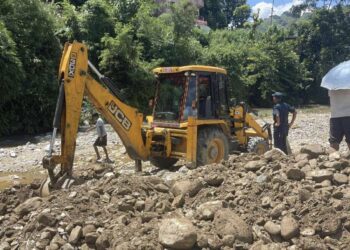 वालिङबाट अवैध उत्खननमा प्रयोग भएको जेसीबी नियन्त्रणमा