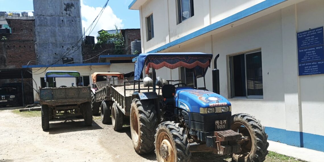 स्याङ्जामा अवैध नदीजन्य पदार्थ उत्खनन्, तीन ट्याक्टरसहित चालक पक्राउ