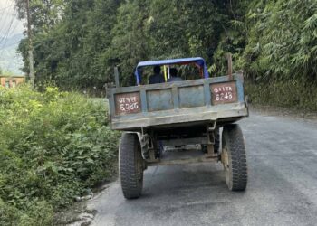 अवैध रूपमा नदीजन्य पदार्थ ओसारपसार गर्ने ट्याक्टर नियन्त्रणमा