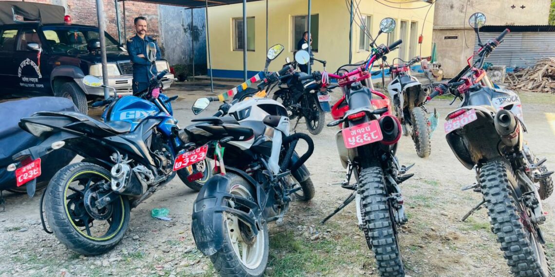 चर्को आवाज निकाल्ने र कागजपत्रबिनाका मोटरसाइकल प्रहरी नियन्त्रणमा