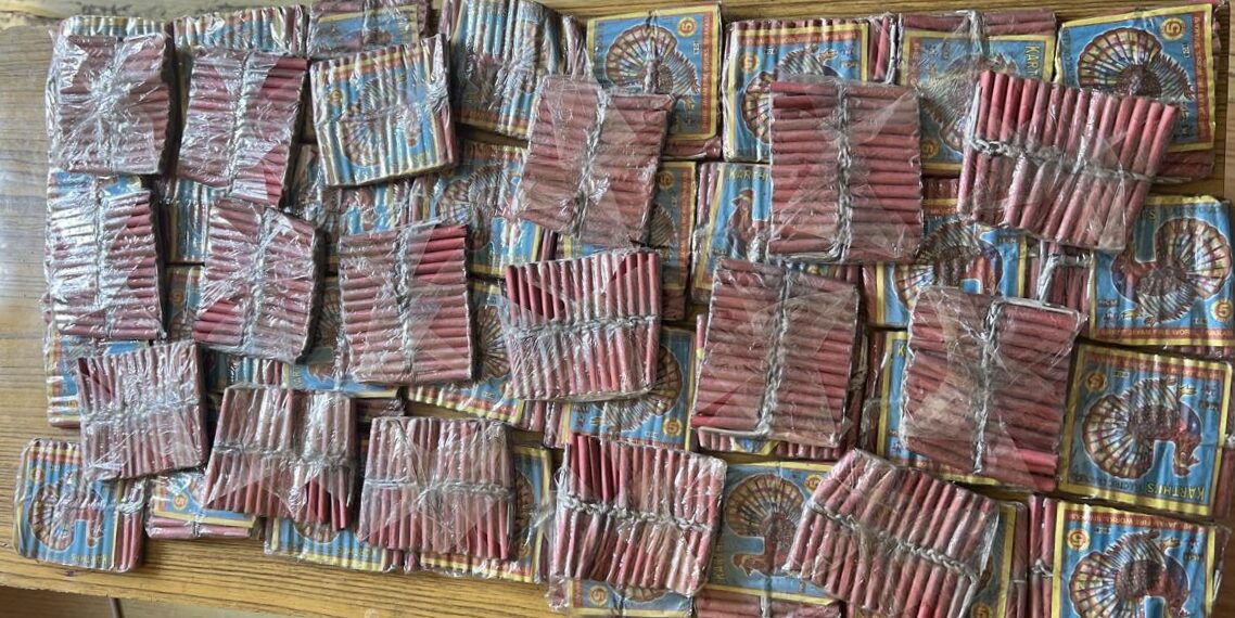 स्याङ्जामा अवैध पटका कारोबार, घरबाटै बरामद गरी नष्ट गरियो