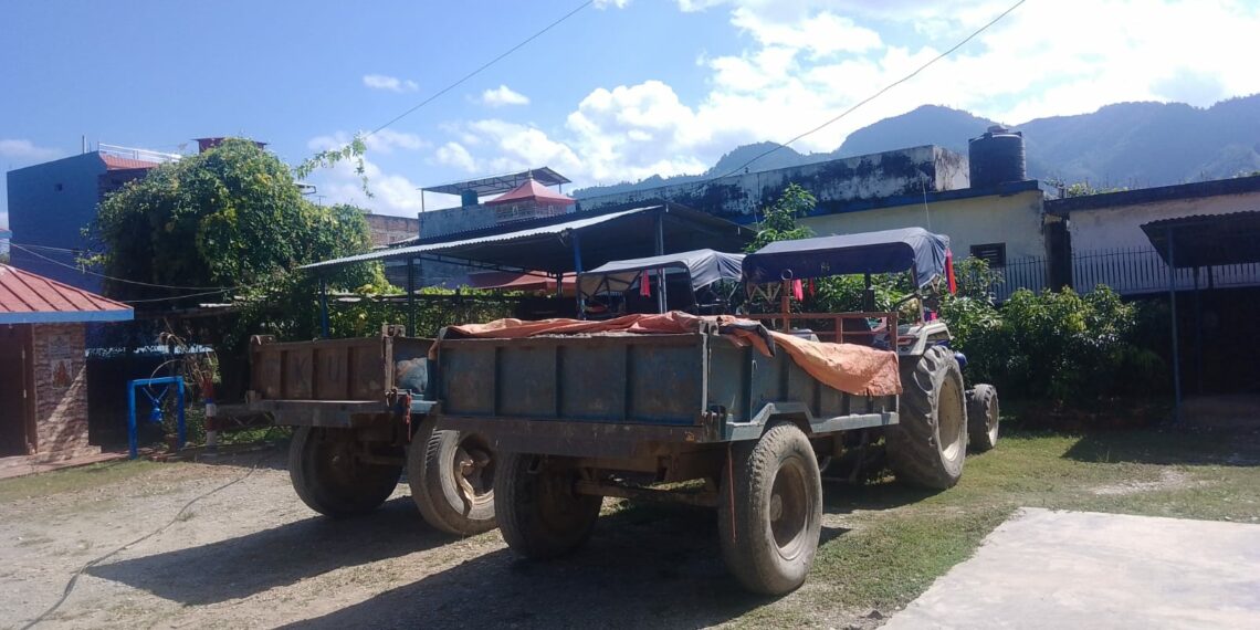 अवैध नदीजन्य पदार्थ उत्खनन तथा ओसारपसारमा संलग्न दुई ट्याक्टर नियन्त्रणमा