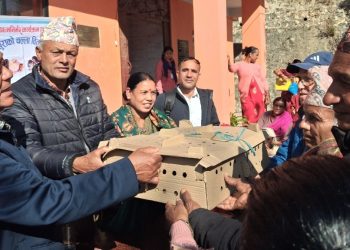 पुतलीबजारका करिब एक हजारलाई कुखुराका चल्ला वितरण