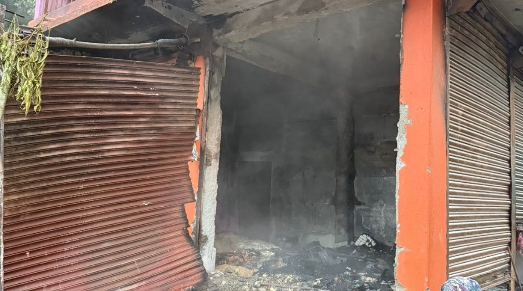 स्याङ्जामा करेन्ट सर्टबाट दुई ठाउँमा आगलागी