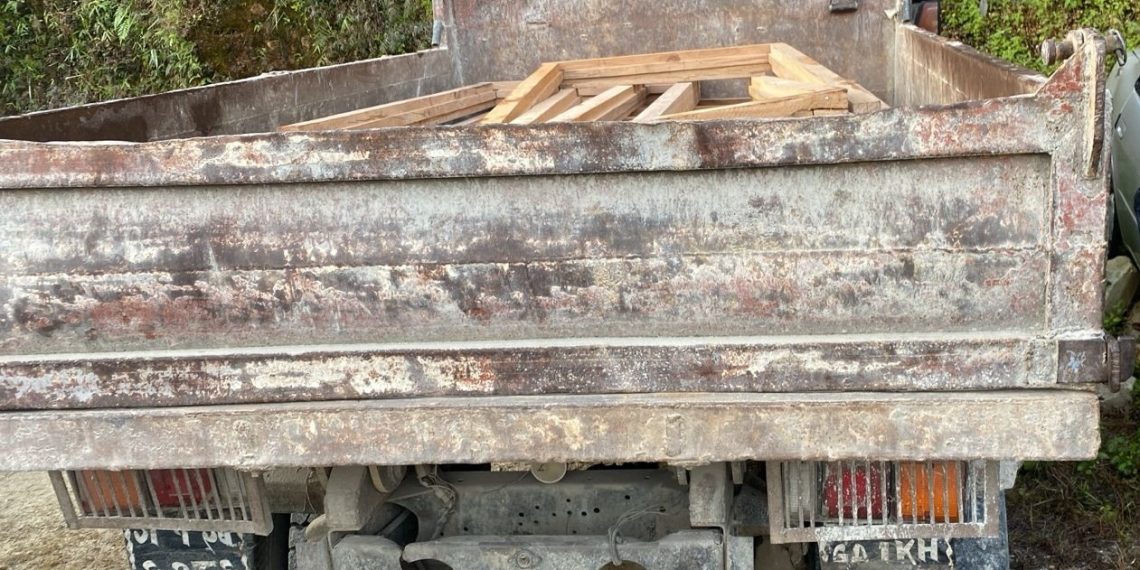 अवैध सालको काठसहित मिनि ट्रक नियन्त्रणमा