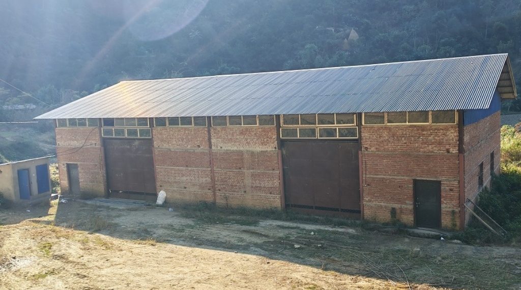 झण्डै छ वर्षदेखि राङ्खोलाको सुन्तला संकलन केन्द्र अलपत्र