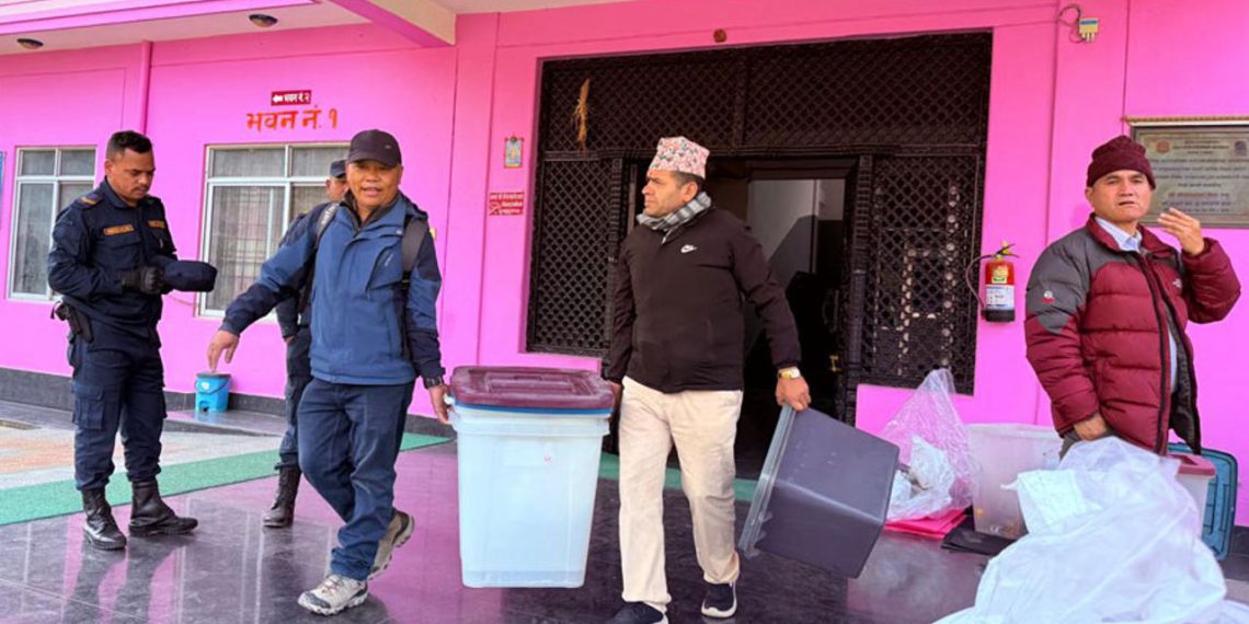 स्याङ्जाका सबै मतदान केन्द्रमा पुर्‍याइयो निर्वाचन सामग्री