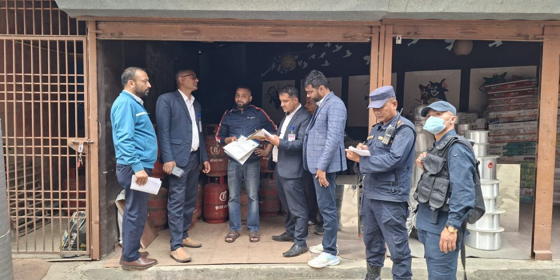 स्याङ्जाका बजारमा ग्यास अनुगमन, कृत्रिम अभाव गराउनेलाई कारबाही