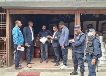 स्याङ्जाका बजारमा ग्यास अनुगमन, कृत्रिम अभाव गराउनेलाई कारबाही