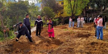 वालिङको सामुदायिक विद्यालयले सुरु गर्‍यो केराखेती