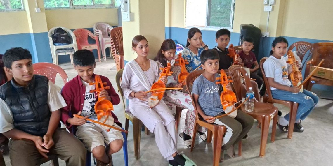 स्याङ्जामा बालबालिकालाई सारङ्गी सिकाइँदै, जोगाइँदै मौलिक संस्कृति