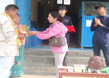 राजमार्गमा भेटिएको सुनसहितको झोला फिर्ता गर्ने ट्याक्सी चालकको प्रशंसा