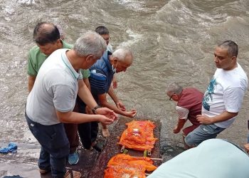 बाढीमा बेपत्ता अर्याल दम्पतीको कुशको शव बनाएर अन्त्येष्टि