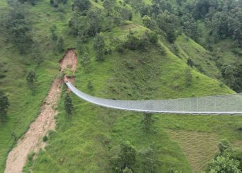 पहिरोले पुलमा असर, ठेकेदारलाई तत्काल हटाउन निर्देशन