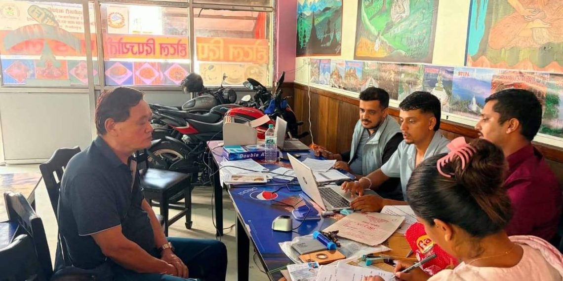 नागरिक जहाँ, सेवा त्यहीँ : पोखरामै पुगेर १६९ जनाको भत्ता नवीकरण