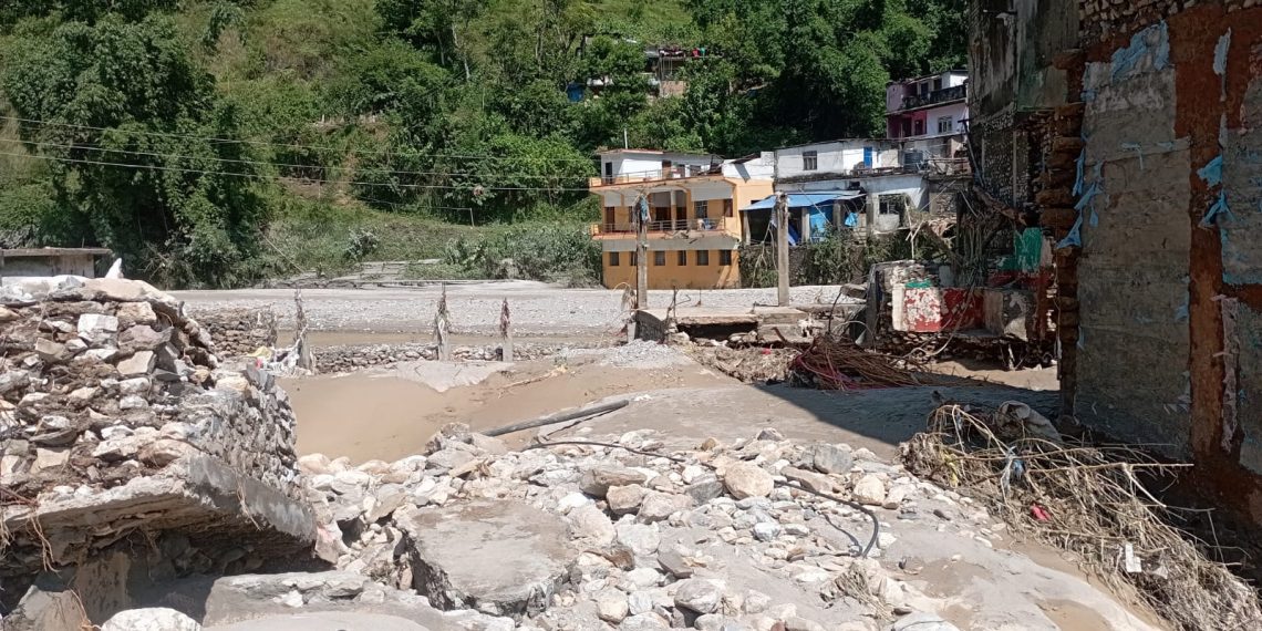 बाढीले उजाडिएको सेतीवेनीमा दसैंको रौनक हरायो