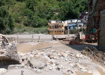 बाढीले उजाडिएको सेतीवेनीमा दसैंको रौनक हरायो